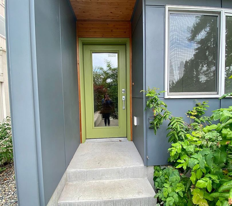 5620 Roosevelt Way NE Seattle WA Zillow