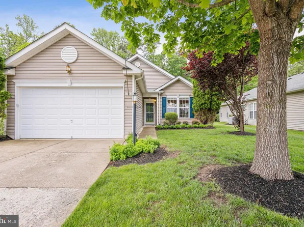 16100 Dancing Leaf Pl, Dumfries, VA 22025