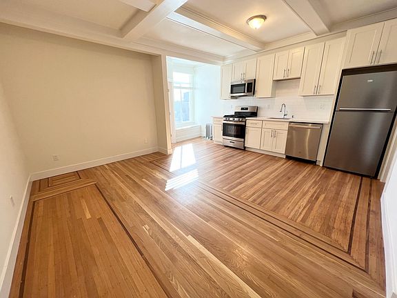 4th image of 961 Pine St APT 11