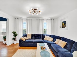 2438 N Maplewood Ave #2, Chicago, IL 60647