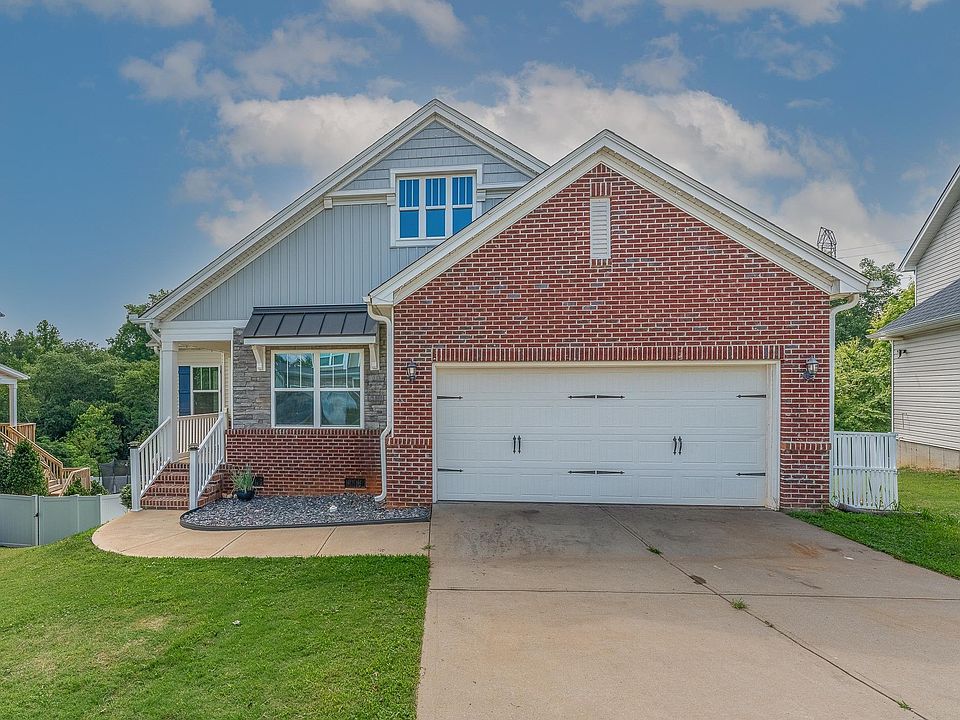 1st image of 240 Rivers Edge Cir