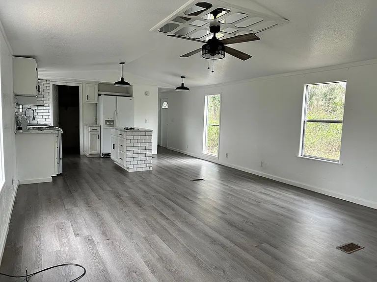 17756 FM 1252 — Photo 2