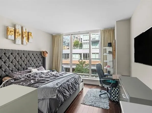 1200 Avenue At Port Imperial image 12 of 41