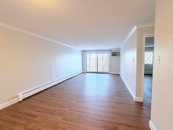 4th image of 3 Pembroke Drive #20