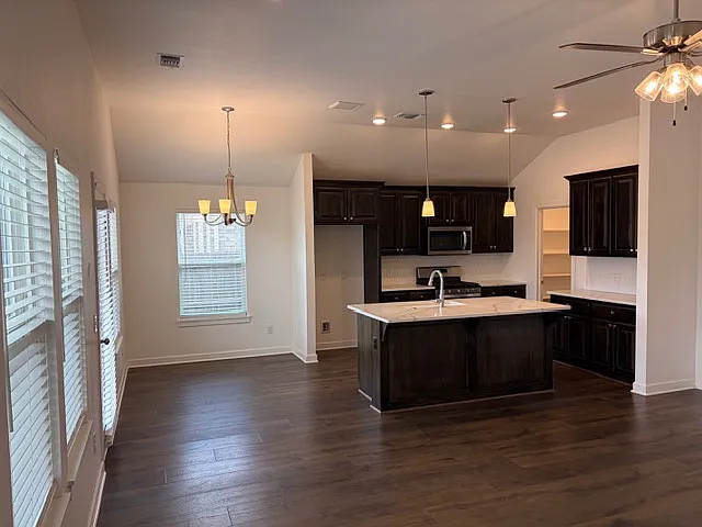604 Caladium Dr — Photo 10