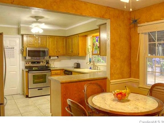 5th image of 5020 Macandrew Dr