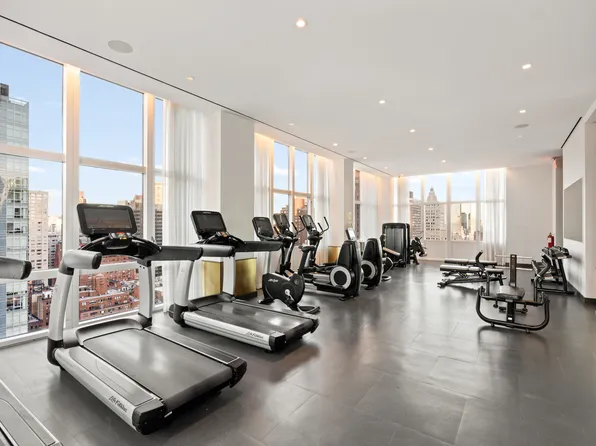 305 East 51st Street image 14 of 15