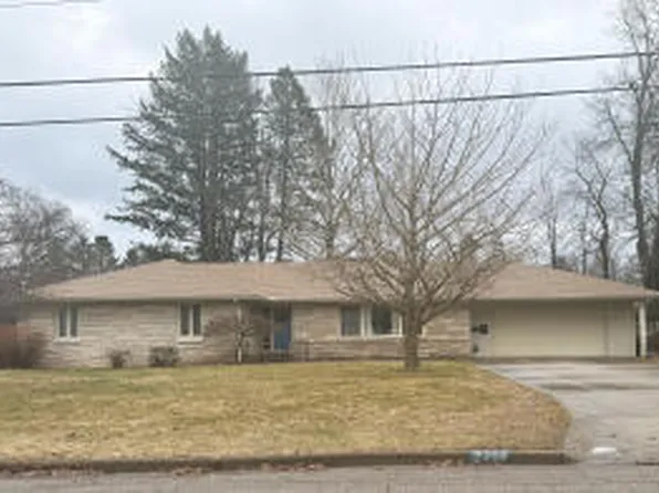 2427 Carlyle Dr, Kalamazoo, MI 49008