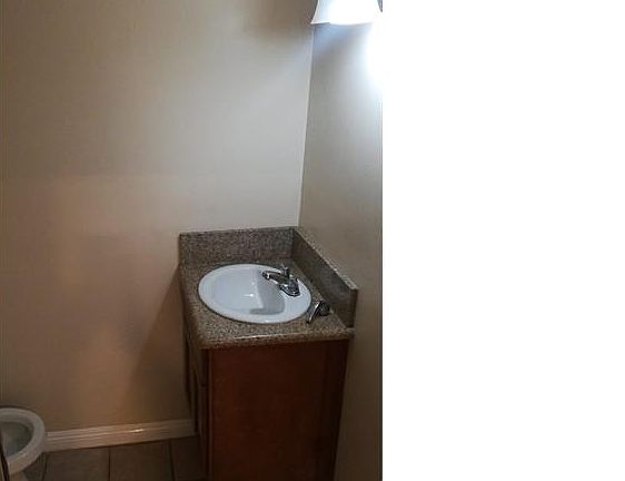 5th image of 2620 Southwest Dr #2622