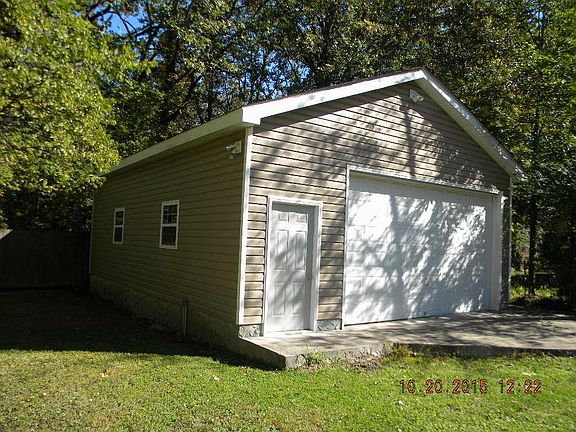 4th image of 9 Whirlaway Dr