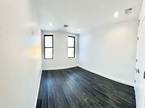 4th image of 2715 Avenue U #2H
