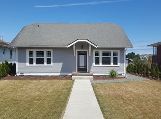 617 E 11th St, Port Angeles, WA 98362