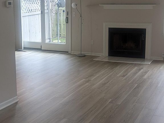 5th image of 45209 Horseshoe Cir #16
