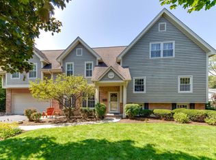 1408 Windcrest Rd, Deerfield, IL 60015