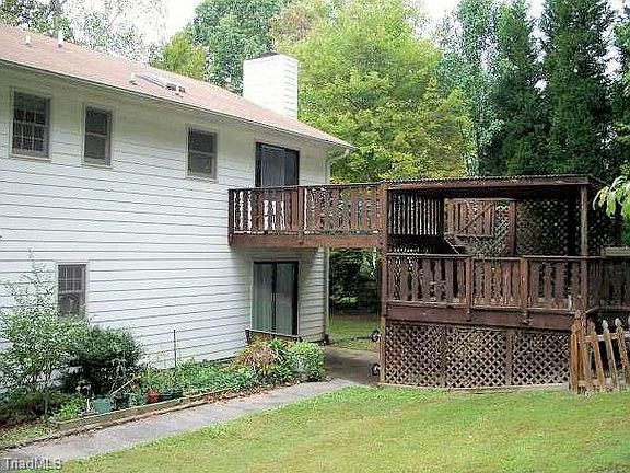 3rd image of 105 Eaglewood Dr