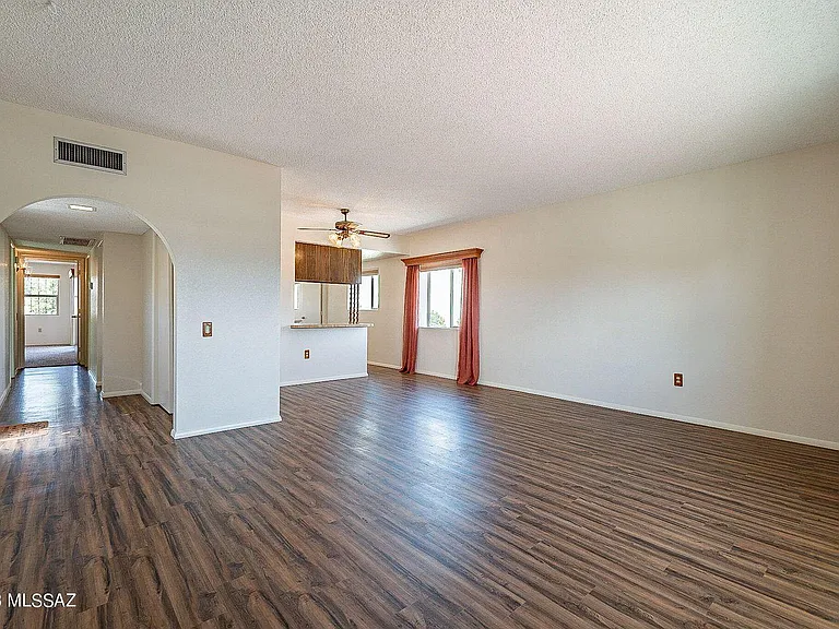 327 N Calle Del Chancero — Photo 3