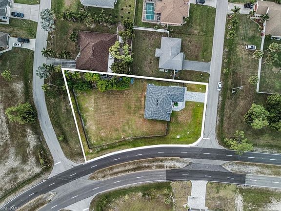 2nd image of 1124 NE 35th LN