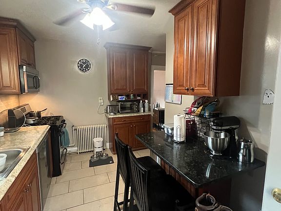 3rd image of 28 Dell St #1-L