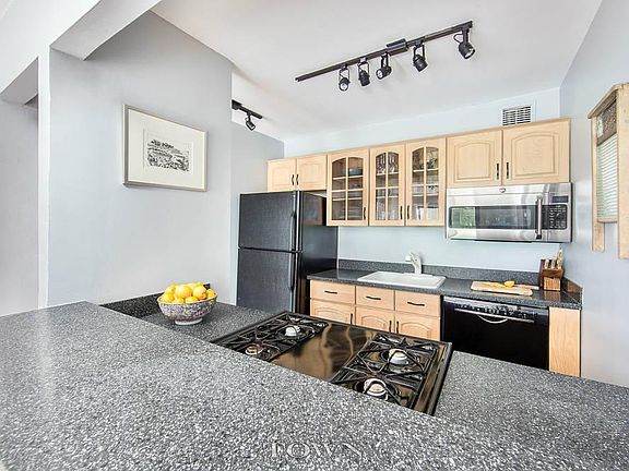 2nd image of 424 W 49th St APT 4B