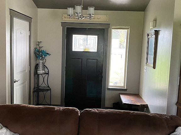 4th image of 4266 Saint John Rd