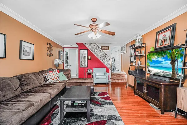 Sold by REMAX Elite | media 4