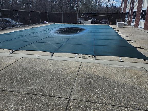 3rd image of 215 Winter St APT 1R