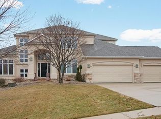 3908 Cedar Bluff Ct NE, Cedar Rapids, IA 52411