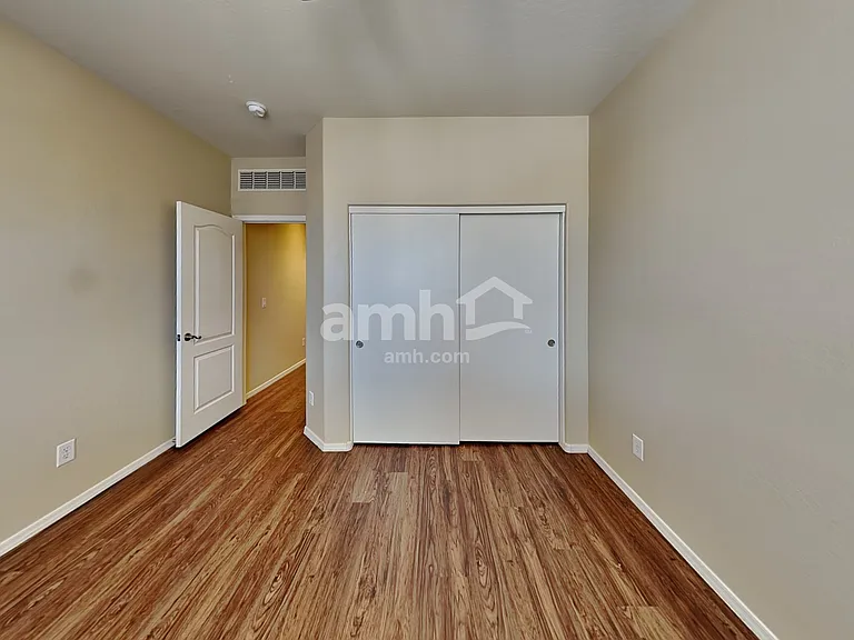7227 W Darrow St — Photo 16
