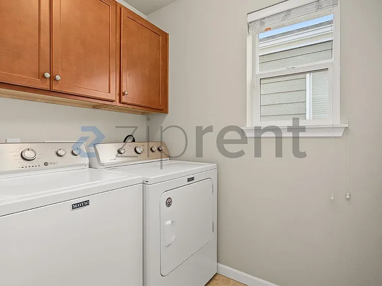 7625 Kodiak Ave NE — Photo 16