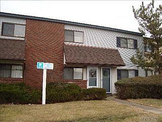 5th image of 156 Pointe Cir N