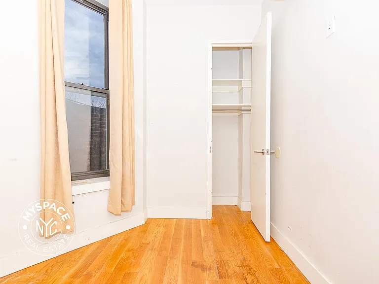 410 Gates Ave #4B — Photo 6