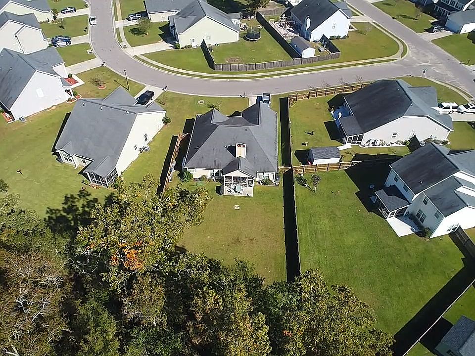 2nd image of 260 Palmetto Village Cir