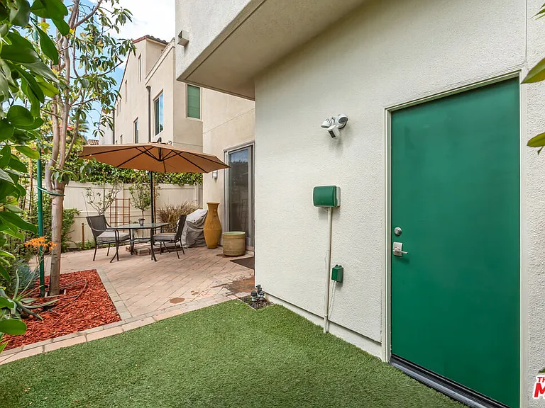 5547 Palm Dr — Photo 28