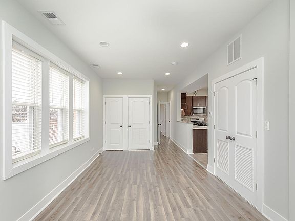 4th image of 3353 W Huron St #1