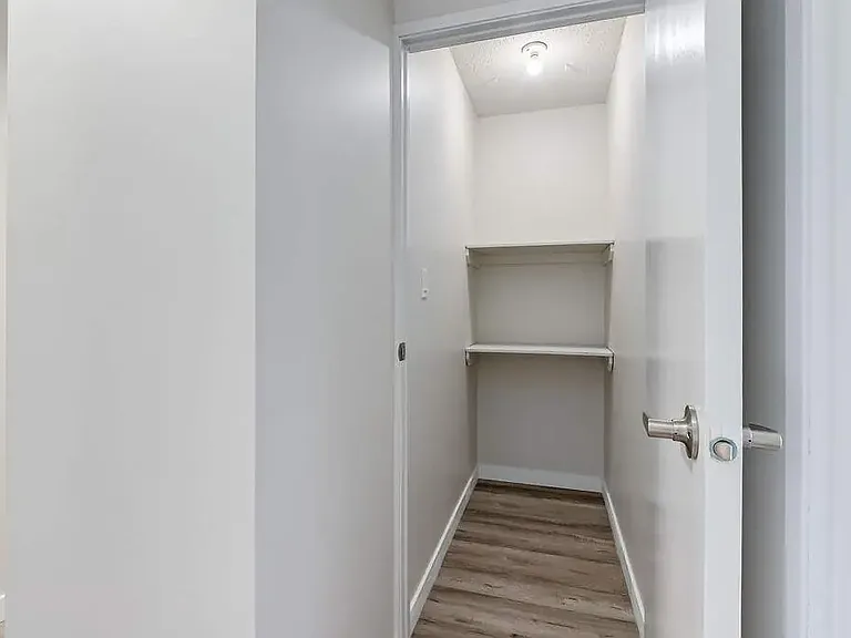 42 Campbell Cres SE #102 — Photo 20