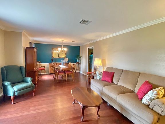 4th image of 2722 Hughann St