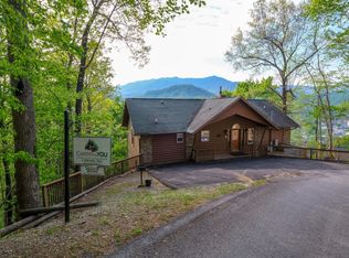 501 Smoky View Ct, Gatlinburg, TN 37738