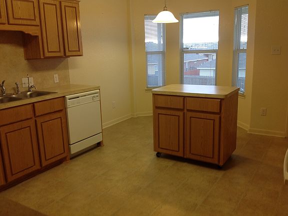 2nd image of 3505 Ennis Dr