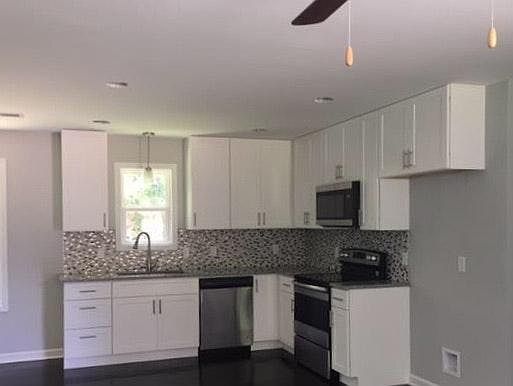 2nd image of 61 Hood Park Ct