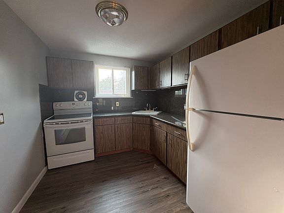 4th image of 138 Store Ave #5Q