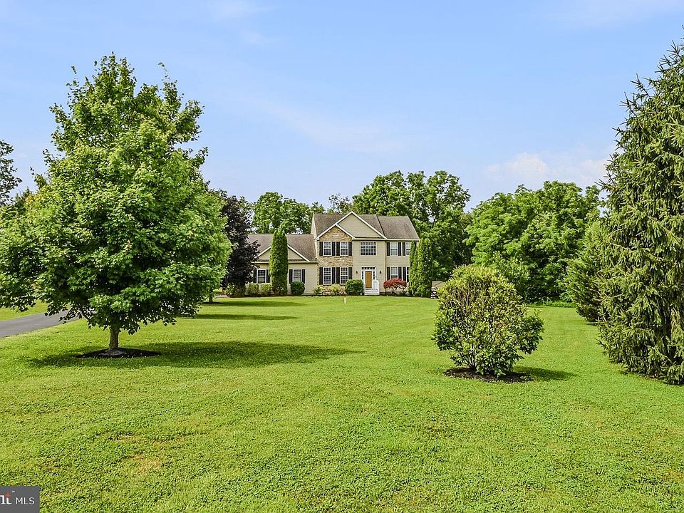 1st image of 175 Windemere Ln