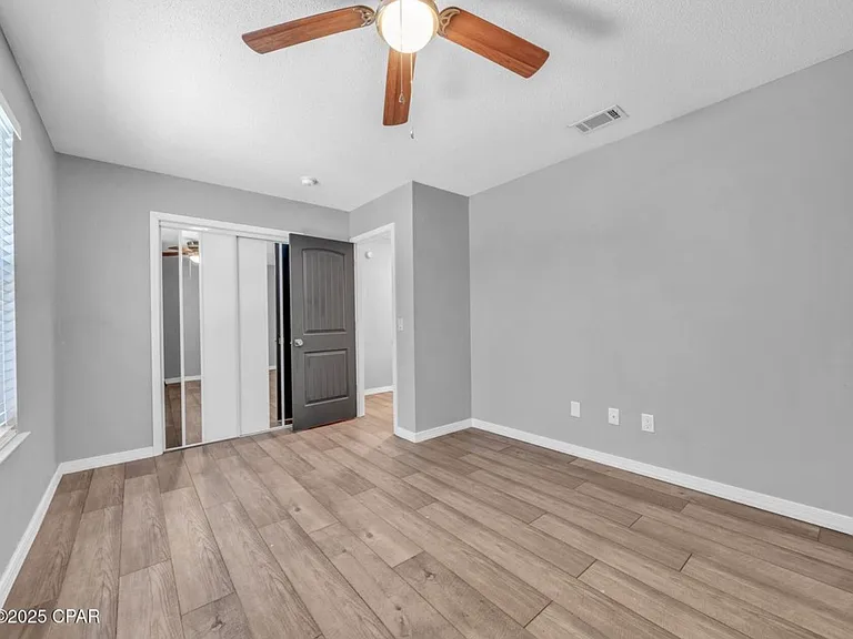 121 Hampton Dr — Photo 13
