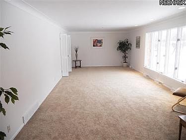 3rd image of 2794 Shakercrest Blvd