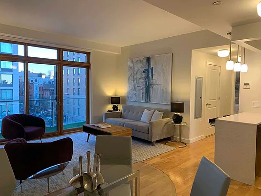 Rented by Compass | media 18