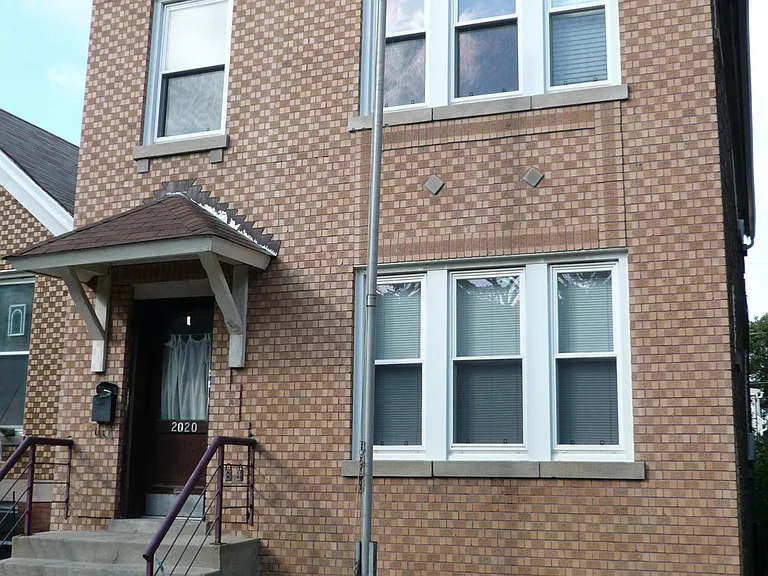 2020 W Cortland St — Photo 6