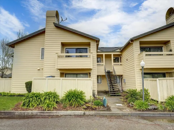 3003 Woodlake Drive, Santa Rosa, CA 95405