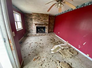 317 N Padgett St, Morganfield, KY 42437