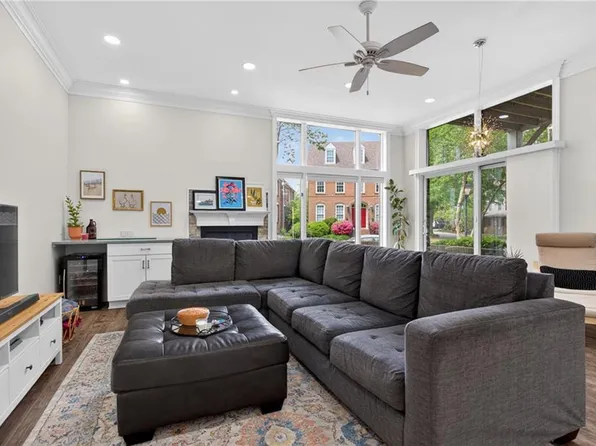 696 Mowbray Arch APT 510, Norfolk, VA 23507