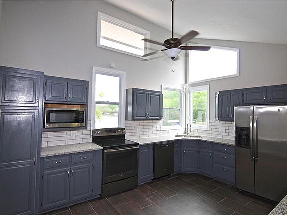 3rd image of 200 Old Hickory Cir