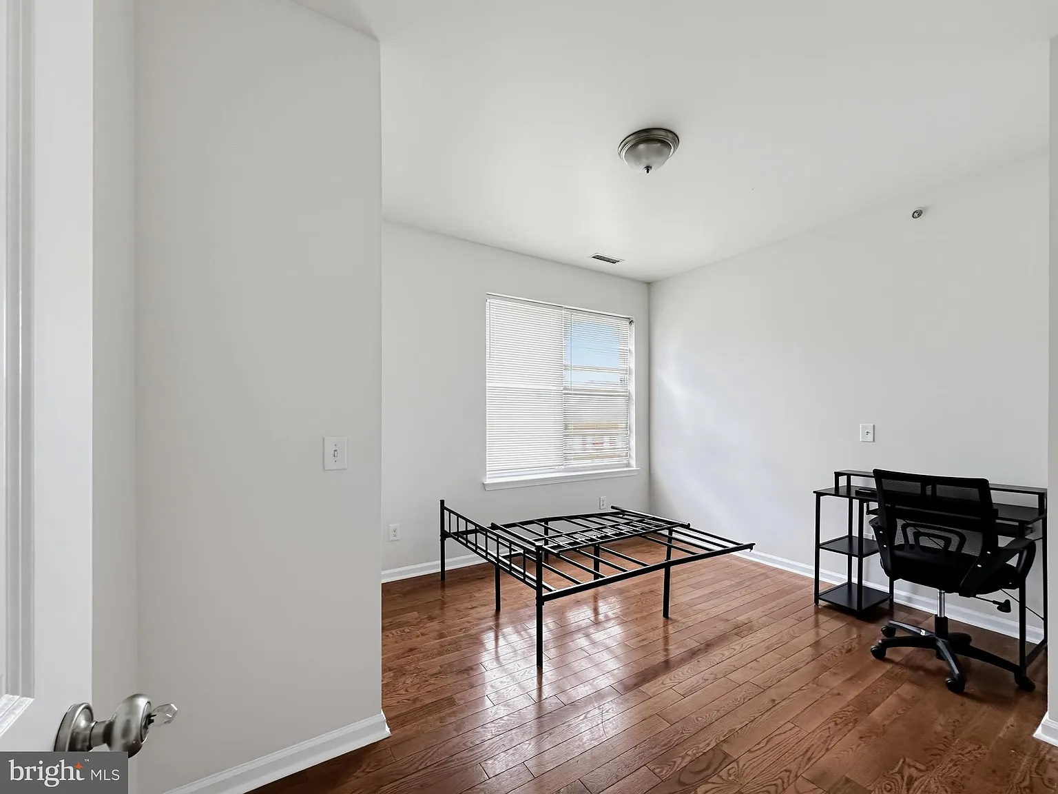 4 bed, 1250 sqft, $550 — Photo 4